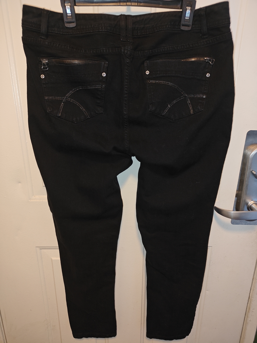 Lane Bryant Black Skinny Jeans with Zippered Front Pockets - Picture 2 of 3
